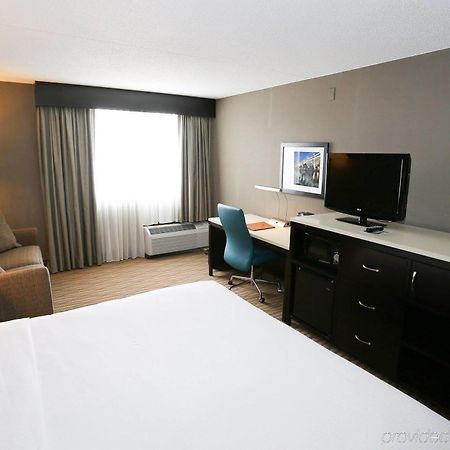 Wyndham Garden Westlake Exterior photo