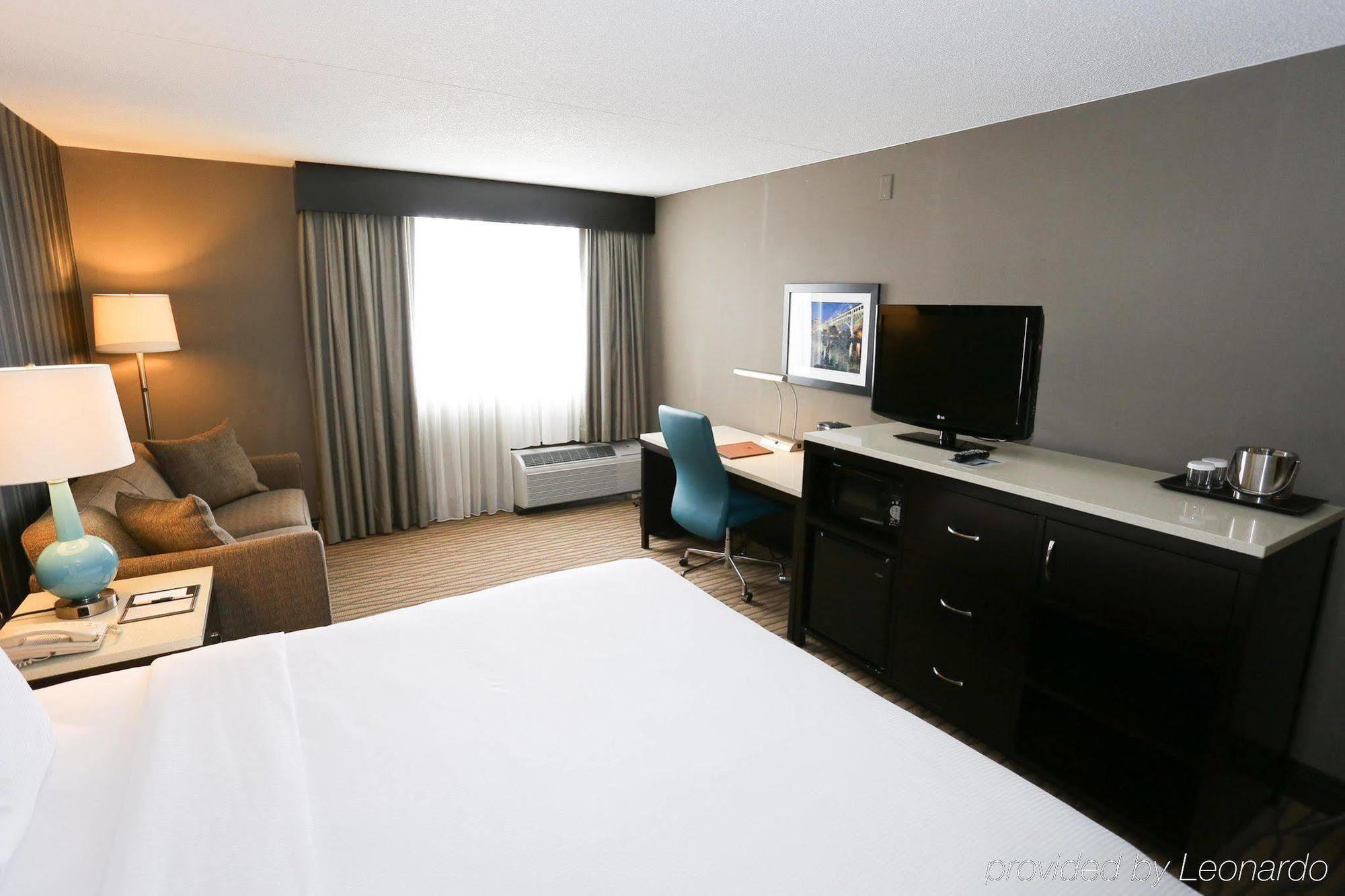 Wyndham Garden Westlake Exterior photo